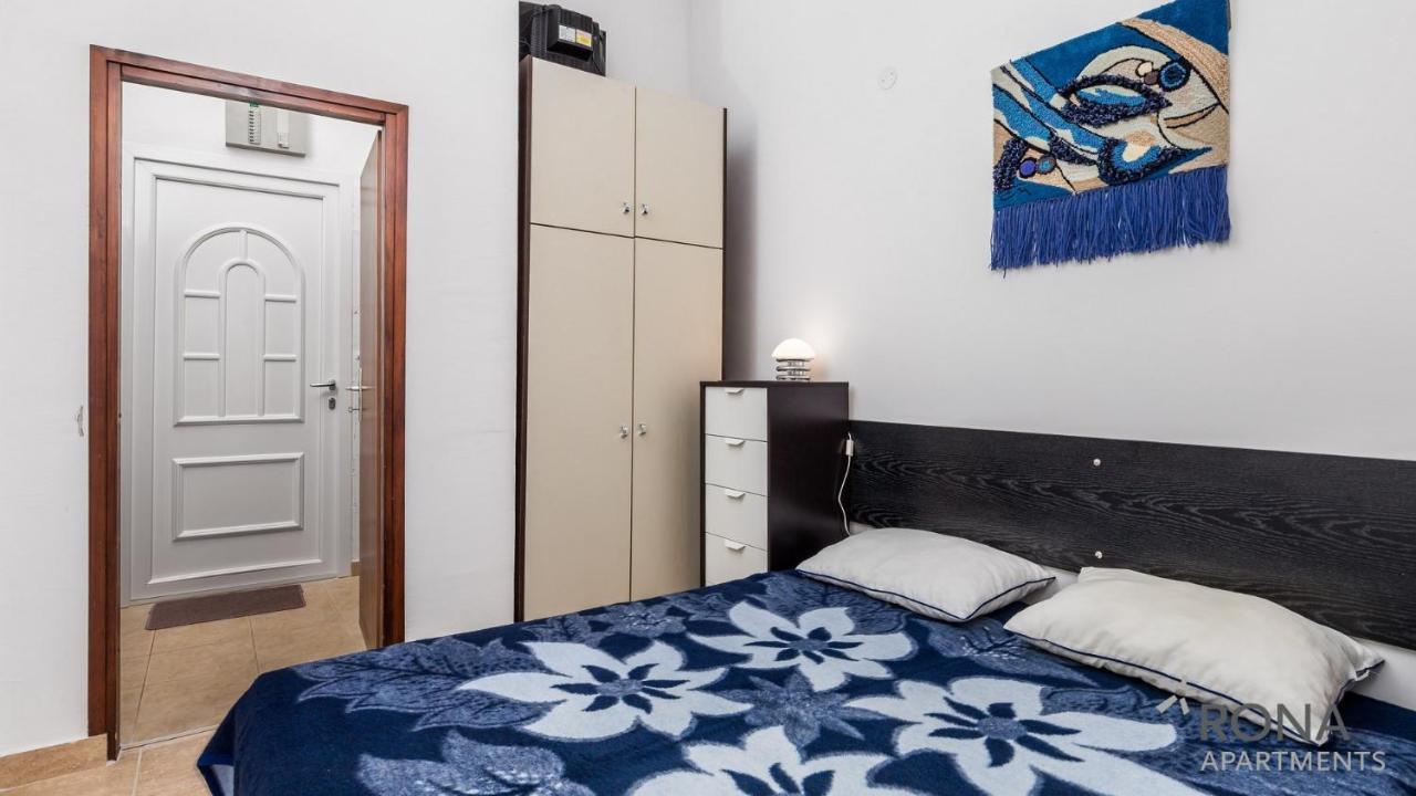 Rona Apartment Aurora Novalja Eksteriør billede